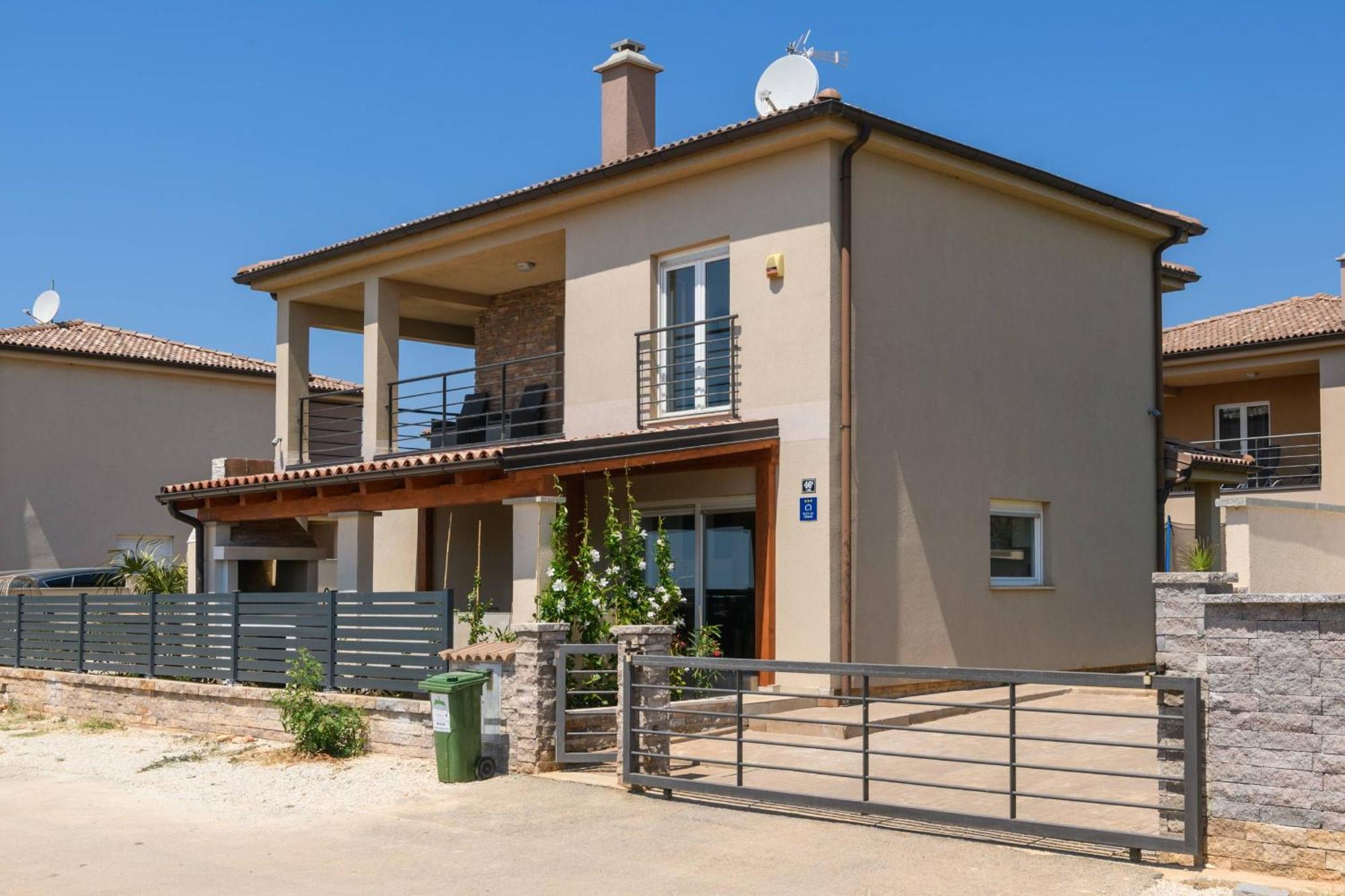 Villa Brionika Mit Pool Vodnjan Extérieur photo